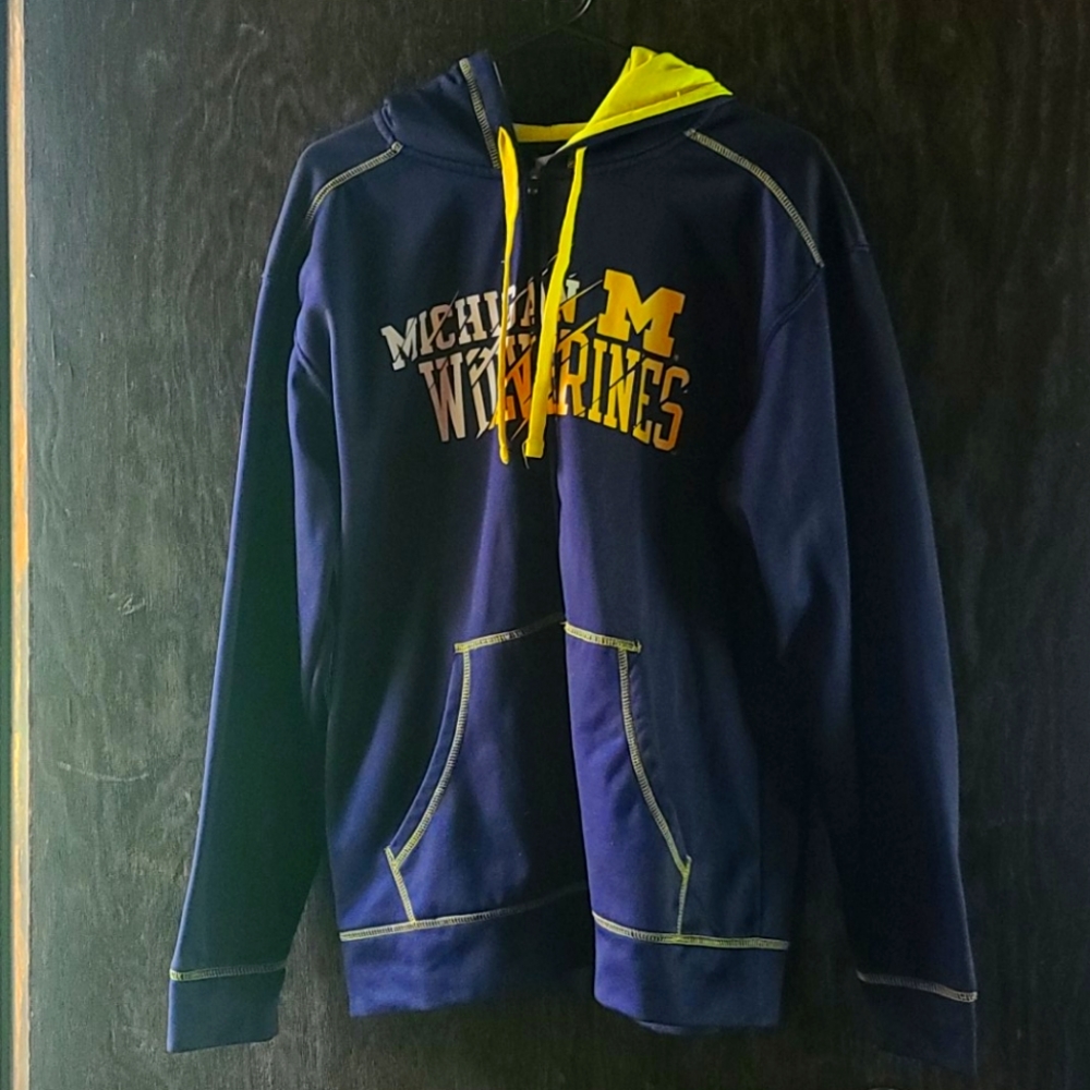 Medium 38/40 Michigan Wolverines zip up sweater.